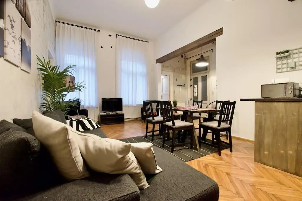 Budget Apartment By Hi5 - Mozsar Budapest