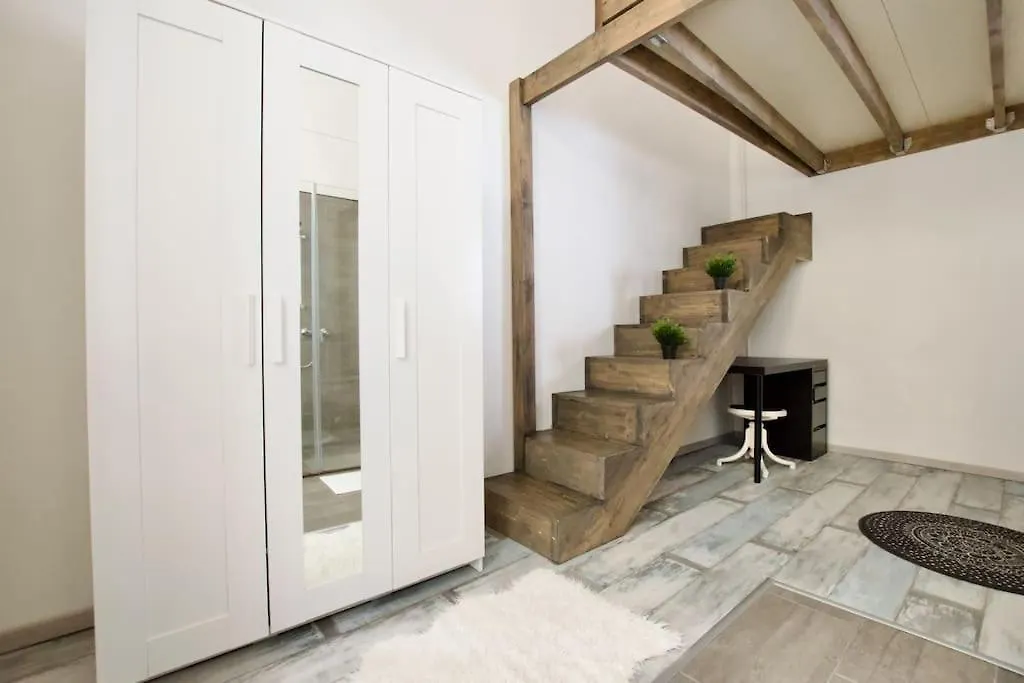 Budget Apartment By Hi5 - Mozsar Budapest 0*,  Hungary