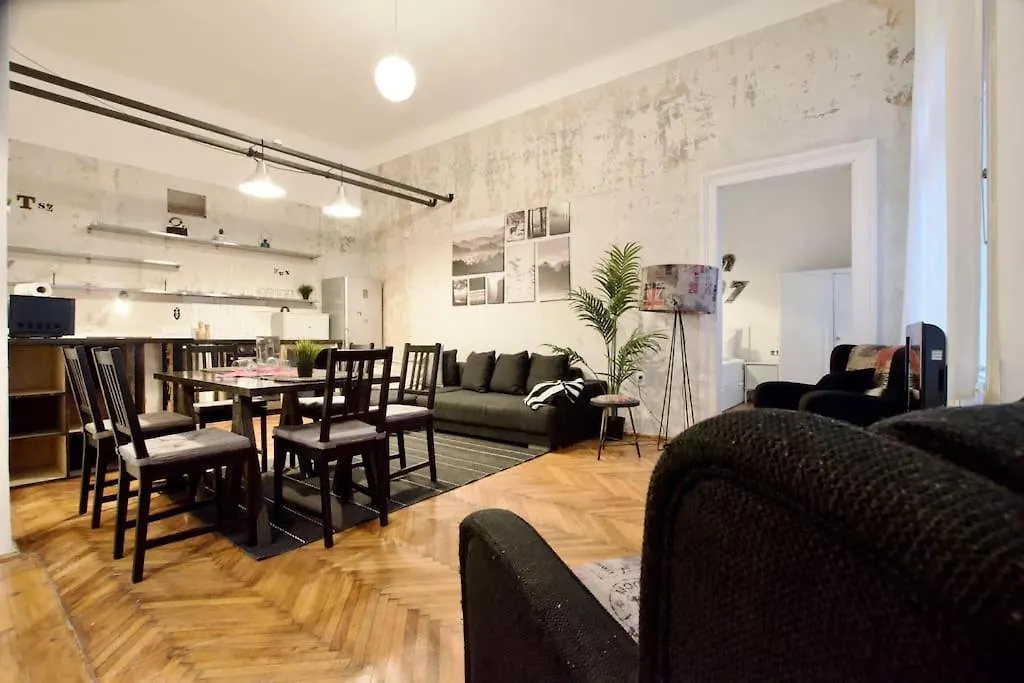 Budget Apartment By Hi5 - Mozsar Budapest 0*,