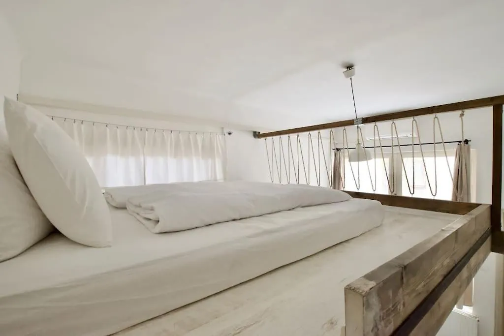 Budget Apartment By Hi5 - Mozsar Budapest