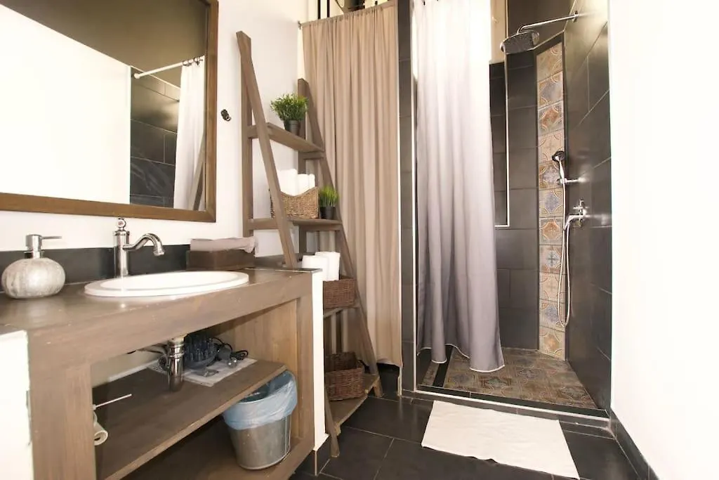 Budget Apartment By Hi5 - Mozsar Budapest